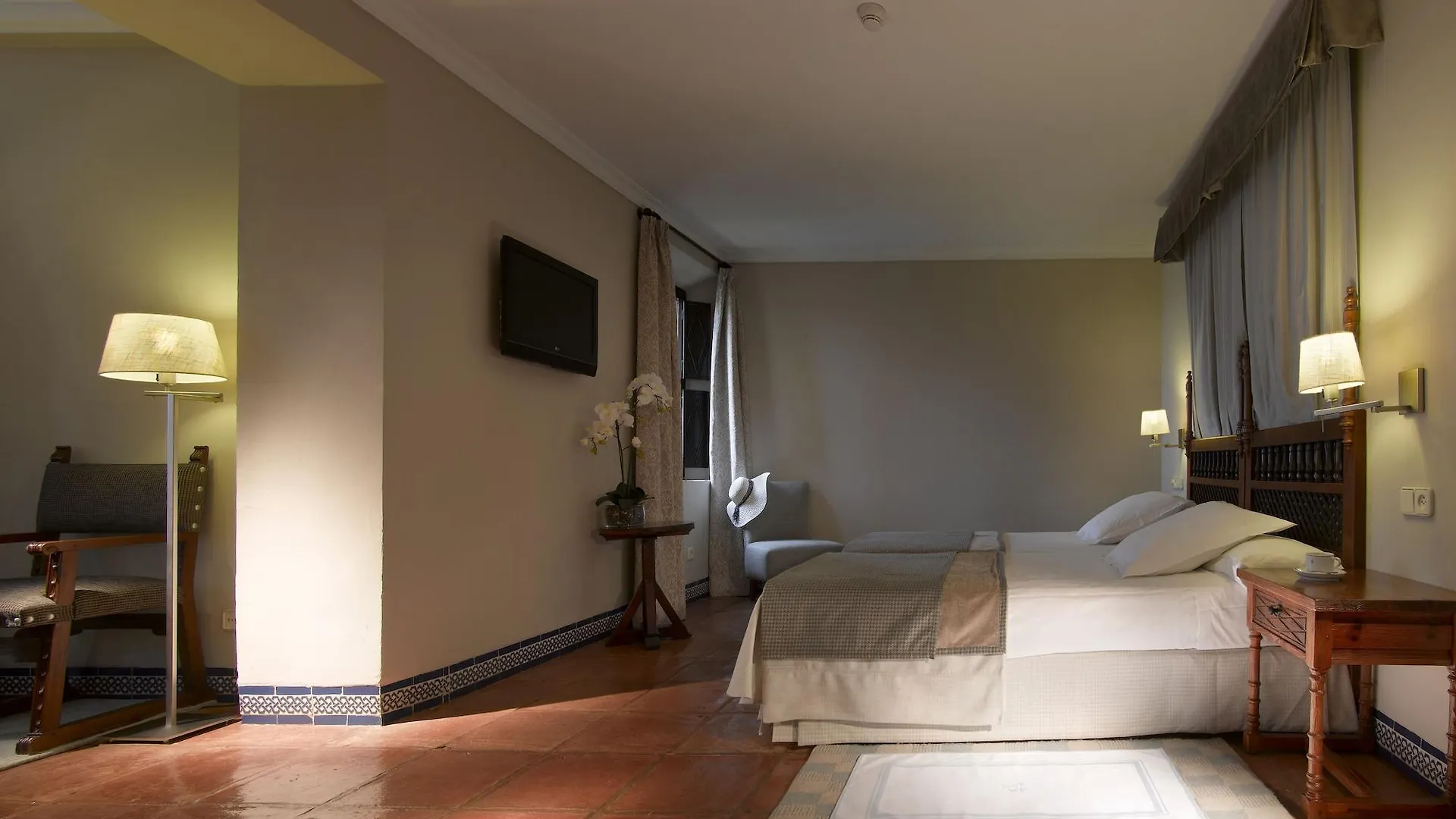 Parador De Carmona Hotel